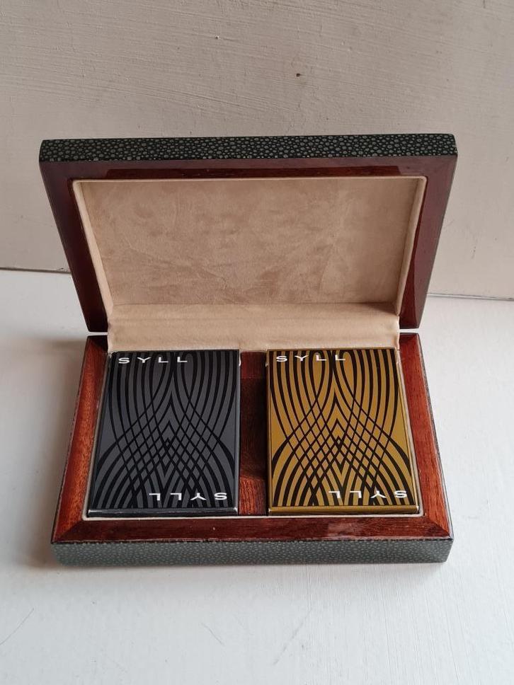 Kaartdoos luxemerk SYLL in precious shagreen, Verzamelen, Speelkaarten, Jokers en Kwartetten, Zo goed als nieuw, Speelkaart(en)