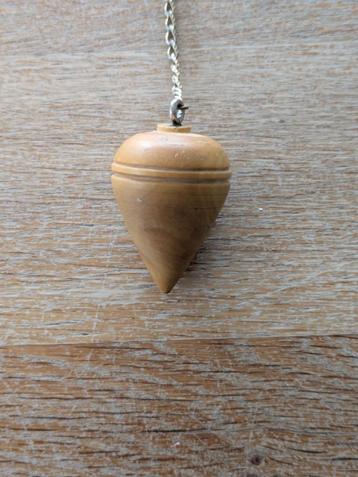 Pendels voor spiritulaliteit  beschikbaar voor biedingen