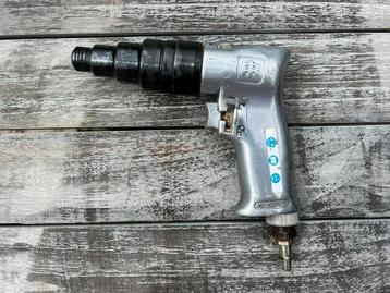 Schroefmachine voor perslucht Ingersollrand beschikbaar voor biedingen