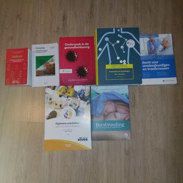 Boeken vroedkunde bachelor VIVES  beschikbaar voor biedingen