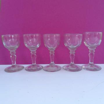 Set van 5 antieke borrelglaasjes. Prima staat.  beschikbaar voor biedingen