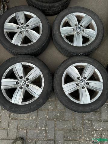 Volkswagen Licht Metalen Velgen Zomerbanden set 5 x 112 6J E disponible aux enchères