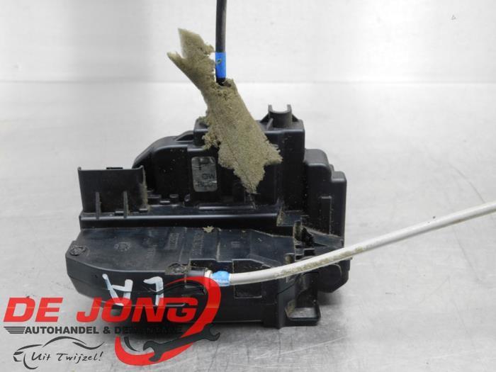 Serrure portière mécanique 4portes arrière gauche d'un Ni, Autos : Pièces & Accessoires, Carrosserie & Tôlerie, Nissan, Utilisé