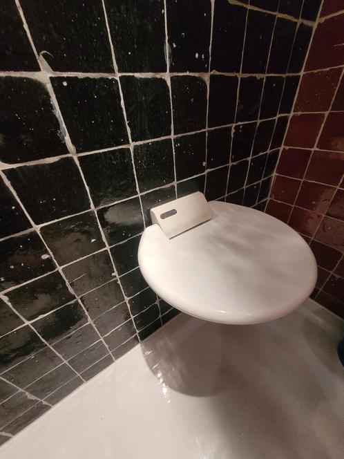 douchestoel, Huis en Inrichting, Badkamer | Badkamermeubels, Zo goed als nieuw, Ophalen