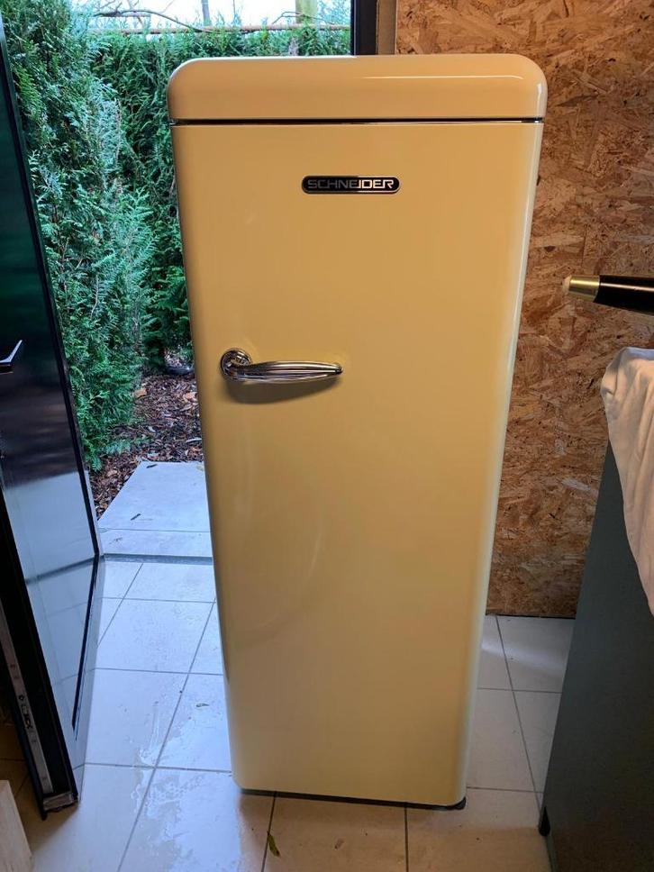 Schneider retro koelkast cream, Elektronische apparatuur, Koelkasten en IJskasten, Zo goed als nieuw, Met vriesvak, 200 liter of meer