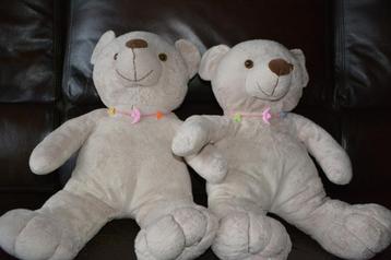 2 beren (zachte knuffels) beschikbaar voor biedingen