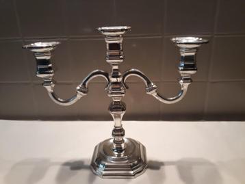 Verzilverd kandelaar  beschikbaar voor biedingen