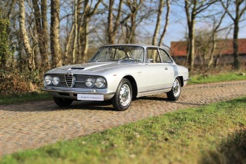 Alfa Romeo 2600 Sprint Bertone, Auto's, Oldtimers, Bedrijf, Te koop, Alfa Romeo, Benzine, Coupé, 3 deurs, Handgeschakeld, Zilver of Grijs