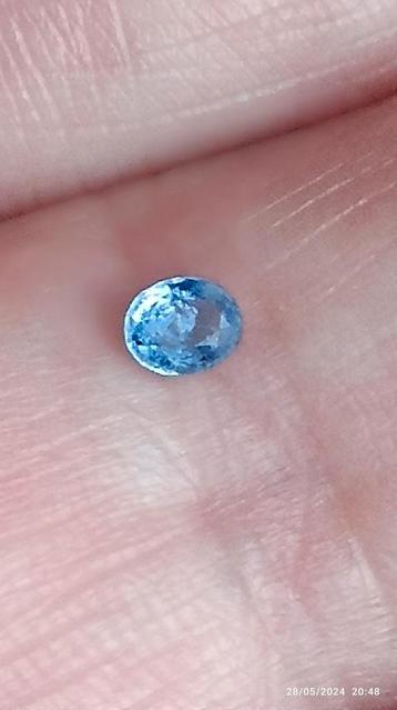 Saphir bleu de Ceylon