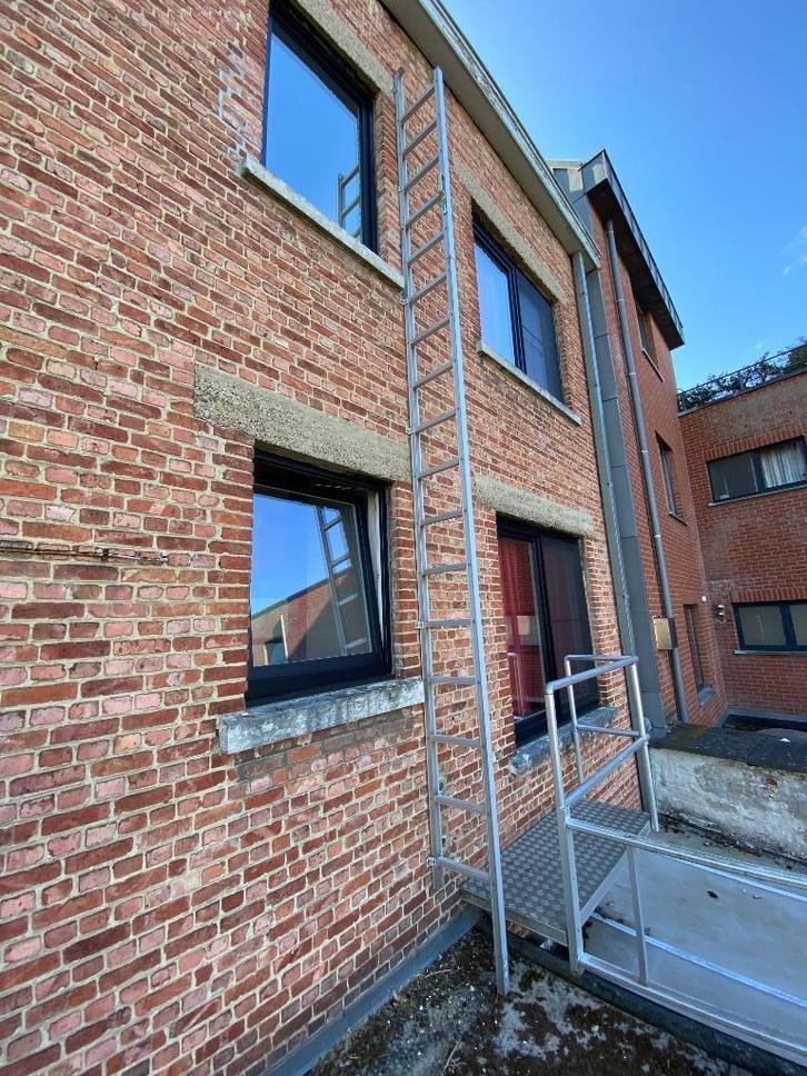 Uitklapbare brandladder, Doe-het-zelf en Bouw, Ladders en Trappen, Gebruikt, Ladder, 4 meter of meer, Opvouwbaar of Inschuifbaar