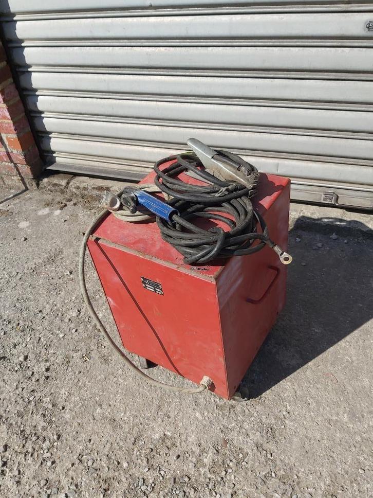 Station voor booglaswerk, Doe-het-zelf en Bouw, Gereedschap | Lasapparaten, Gebruikt, Elektroden, 150 tot 250 ampère, Ophalen