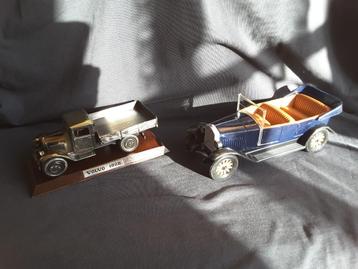 Miniatuurauto's Volvo Jacob 1927 en Volvo LV 40 1928. beschikbaar voor biedingen