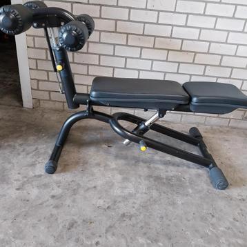 Technogym abdominal crunch bench  black edition, Enlèvement, Comme neuf