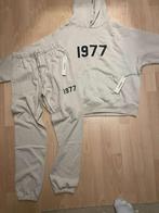 Essentials 1977 maat m, Kleding | Heren, Sportkleding, Ophalen of Verzenden, Maat 48/50 (M)