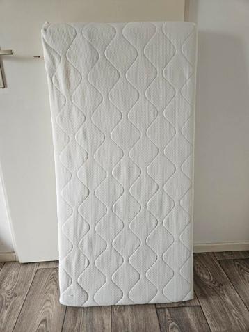 Baby Matras beschikbaar voor biedingen
