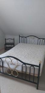 Bed en twee nachttafels, Huis en Inrichting, Zo goed als nieuw