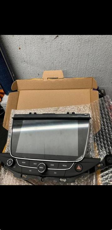 Astra K scherm  display  navi beschikbaar voor biedingen