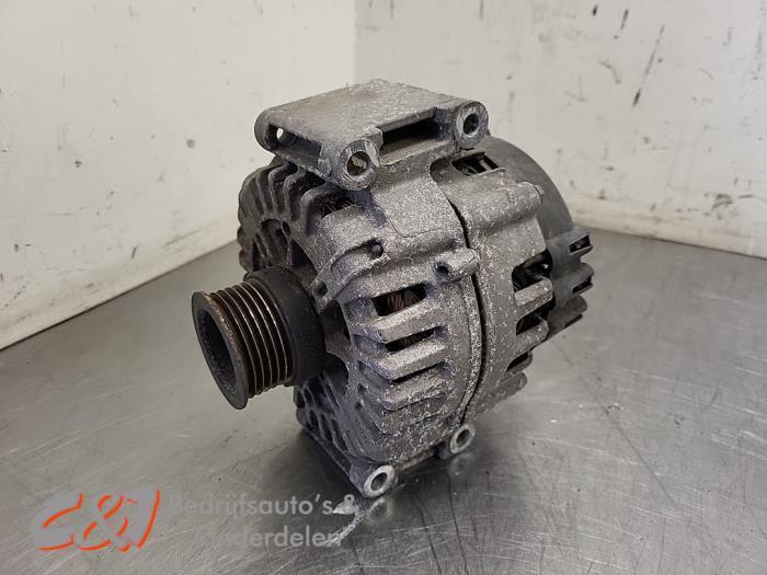 Dynamo van een Mercedes Vito, Auto-onderdelen, Motor en Toebehoren, Mercedes-Benz, Gebruikt, 3 maanden garantie, Ophalen of Verzenden