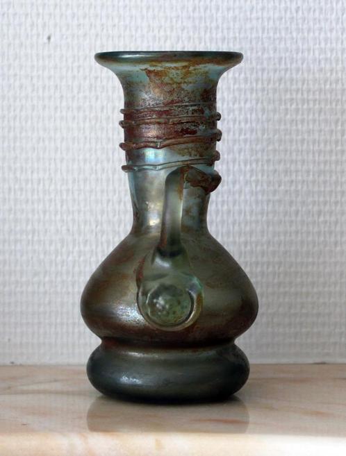 Romeinse vaas. Blauw glas. 17 cm hoog, Antiek en Kunst, Antiek | Glaswerk en Kristal, Ophalen of Verzenden