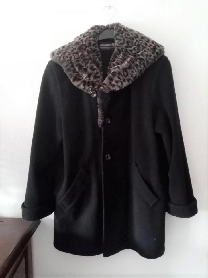 Menuetto zwart jas mantel (cashmère/wol) nepbont kraag S (M), Kleding | Dames, Jassen | Winter, Zo goed als nieuw, Maat 36 (S)