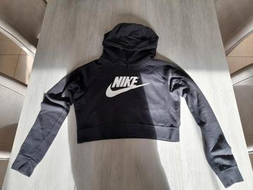 Zwarte hoedie Nike 8 - 10 jaar maat : S  beschikbaar voor biedingen