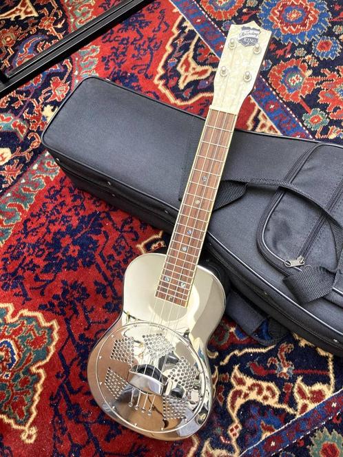 Resonator ukulele van Recording King (RU-998), met koffer, Muziek en Instrumenten, Snaarinstrumenten | Overige, Gebruikt, Ukelele