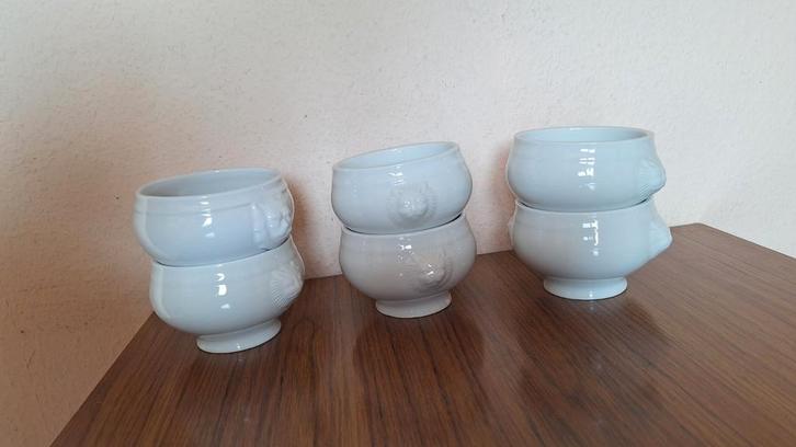 6 soepkommen met leeuwenkop., Huis en Inrichting, Keuken | Servies, Zo goed als nieuw, Kom(men), Overige stijlen, Overige materialen