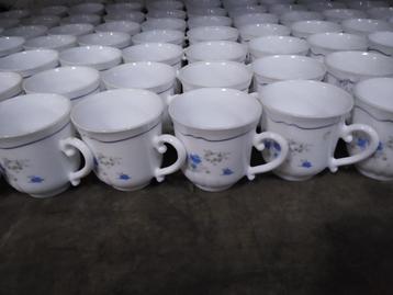 servies Arcopal Romantique beschikbaar voor biedingen