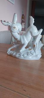 Hertenjong beeld in wit geglazuurd porselein, Antiek en Kunst, Antiek | Porselein, Ophalen of Verzenden