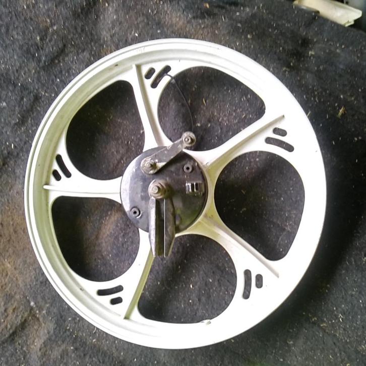 Jante -4 16 p Mobylette ancienne, Vélos & Vélomoteurs, Pièces de cyclomoteur | Général, Utilisé, Enlèvement ou Envoi