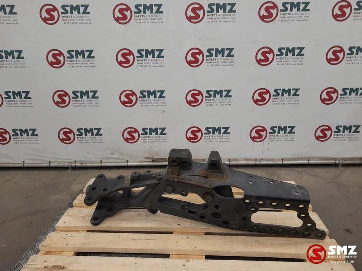 Occ montagebeugels chassis rechts Mercedes, Auto-onderdelen, Vrachtwagen-onderdelen, Mercedes-Benz, Ophanging en Onderstel, Gebruikt