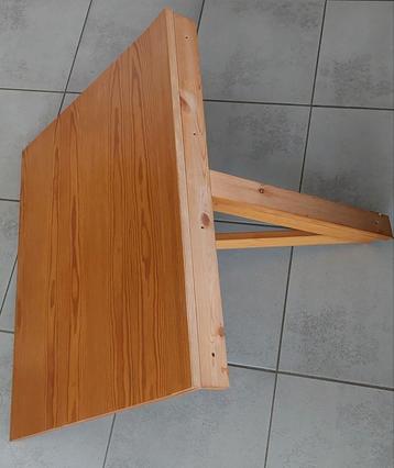 Tafeltje om aan de muur te bevestigen  beschikbaar voor biedingen