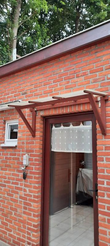 Luifel in Meranti L  1,26m Br 54cm  met inoxe haken  25€  beschikbaar voor biedingen