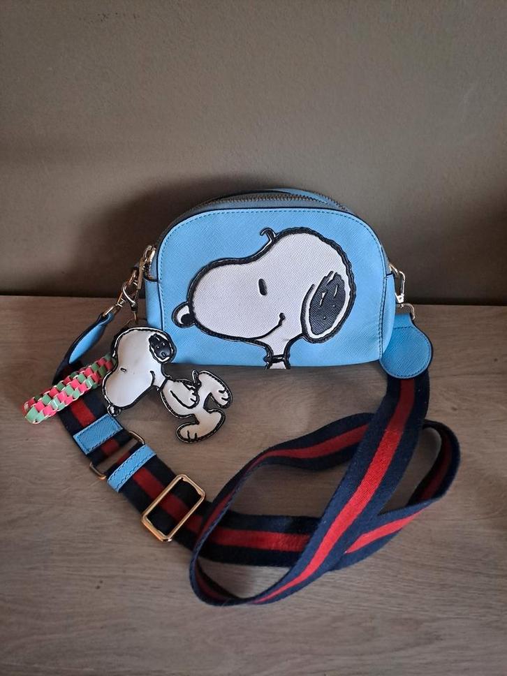 Essentiel Antwerp X Peanuts handtas blauw nieuwstaat, Handtassen en Accessoires, Tassen | Damestassen, Zo goed als nieuw, Handtas