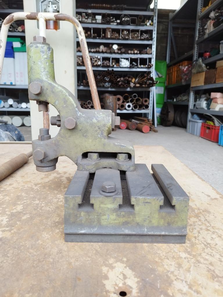 K12-125 Zelfcentrerende 4-klauwplaat kopen? | MT Industry