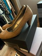 Bruine damesschoen, Enlèvement, Porté, Brun