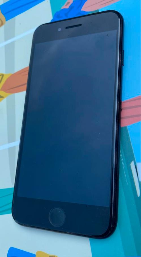 iPhone 7 avec coque de protection rabattable, Telecommunicatie, Mobiele telefoons | Apple iPhone, Zo goed als nieuw, iPhone 7