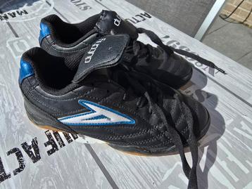Zaalvoetbalschoenen maat 31, nieuw beschikbaar voor biedingen