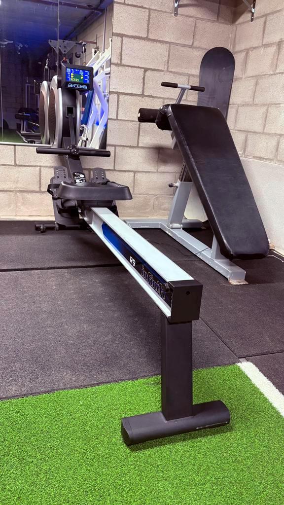 Roeitrainer inginiti R9, Sport en Fitness, Fitnessapparatuur, Zo goed als nieuw, Roeitrainer, Ophalen