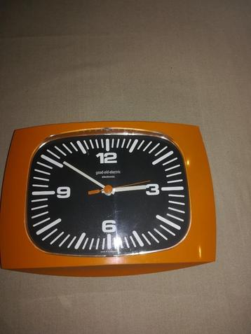 Vintage wandklok jaren 70 West-Duitsland beschikbaar voor biedingen