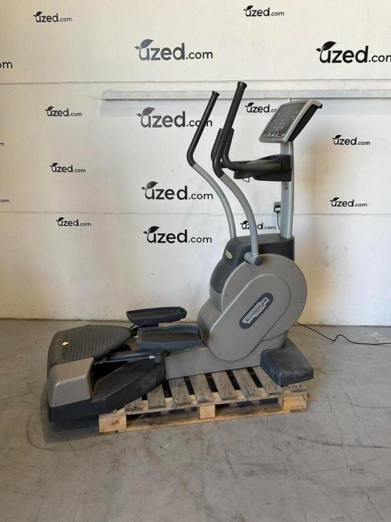 Vélo elliptique - Technogym Crossover 700 Auto-alimenté – LE, Sports & Fitness, Équipement de fitness, Utilisé, Autres types, Bras