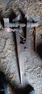 Grote staart bankschroef, Ophalen