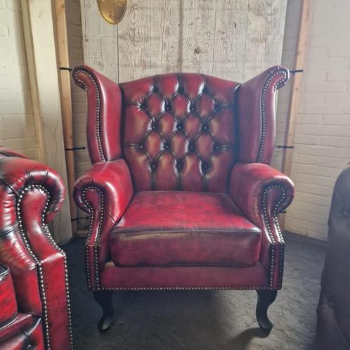 Chesterfield King Fauteuil – Oorfauteuil Antiek Rood, Antiek en Kunst, Antiek | Meubels | Stoelen en Sofa's, Ophalen