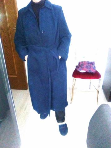Manteau en daim bleu  beschikbaar voor biedingen