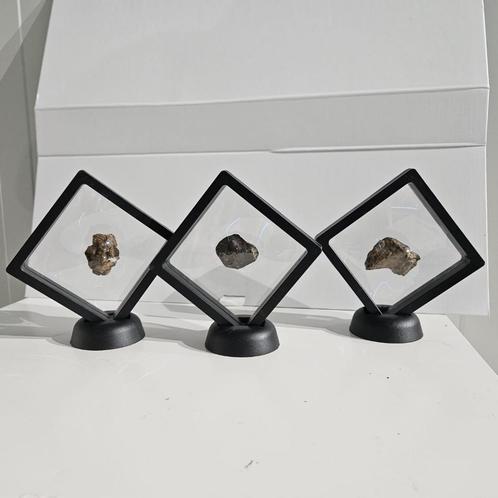 Meteorieten collectie - 3 originele meteorieten in display, Verzamelen, Mineralen en Fossielen, Overige typen, Ophalen of Verzenden