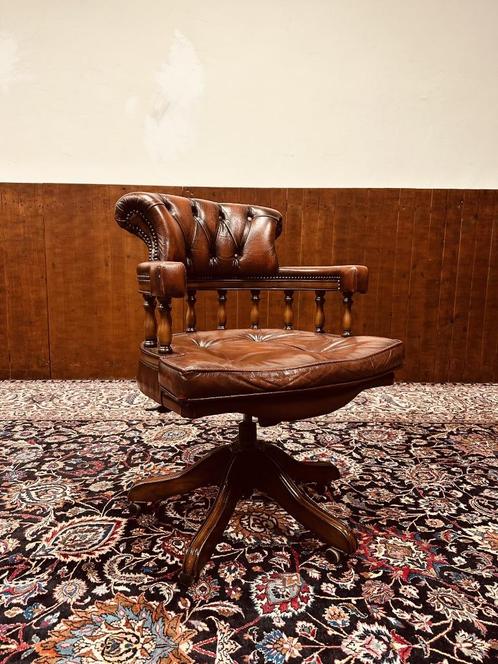 Engels Klassiek Chesterfield Bureaustoel, Antiek en Kunst, Antiek | Kantoor en Zakelijk, Ophalen of Verzenden