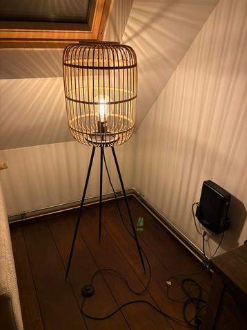 Vloerlamp te koop!  beschikbaar voor biedingen