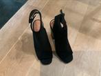 Chaussures talon Zara Woman pointure 37 noir, Kleding | Dames, Schoenen, Ophalen of Verzenden, Zo goed als nieuw, Schoenen met hoge hakken
