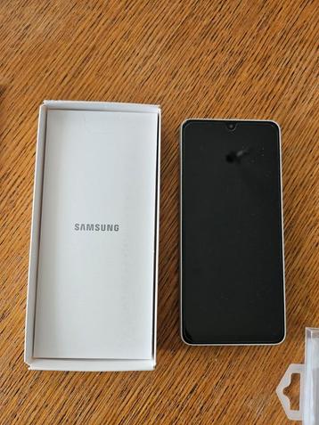 Samsung Galaxy A33 5G 128Go+2 coques+verre trampé neuf/FACT  beschikbaar voor biedingen