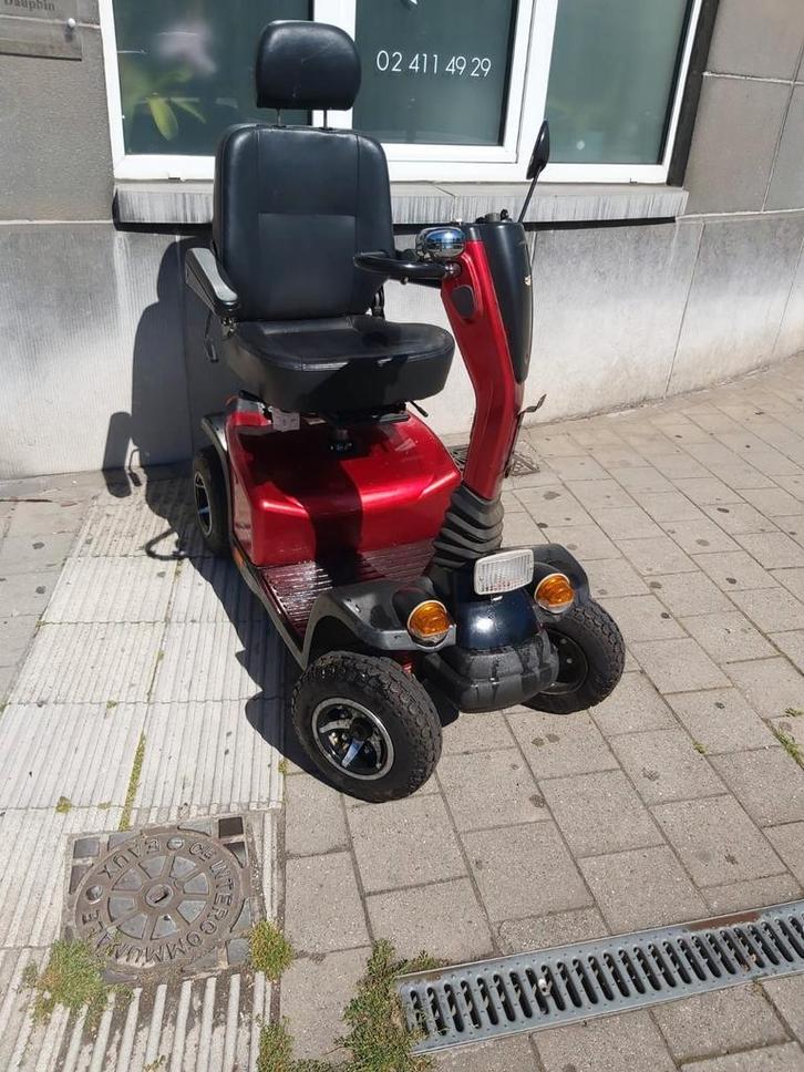 Chaise roulante électrique robuste, Divers, Chaises roulantes, Comme neuf, Enlèvement ou Envoi